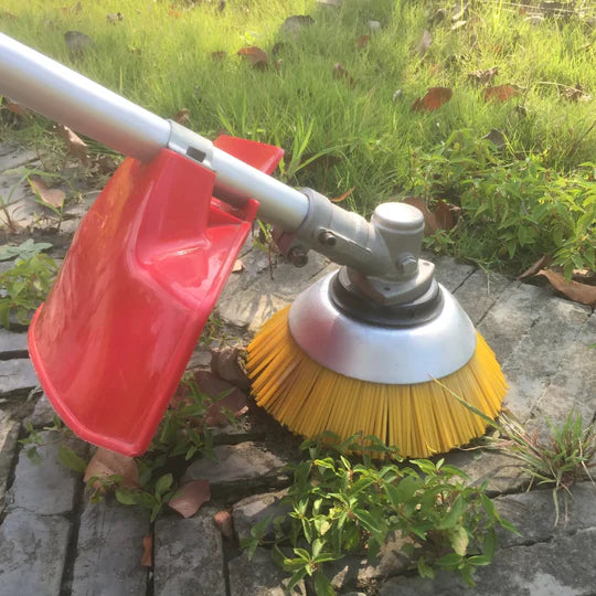 Effektiv og skånsom ukrudtsfjernelse med nylonbørster